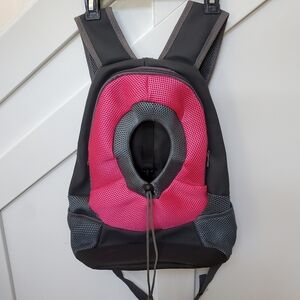 Small dog or cat knapsack carrier